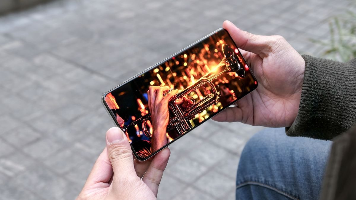 OnePlus 15: tendría un panel de 165Hz para los amantes de la velocidad