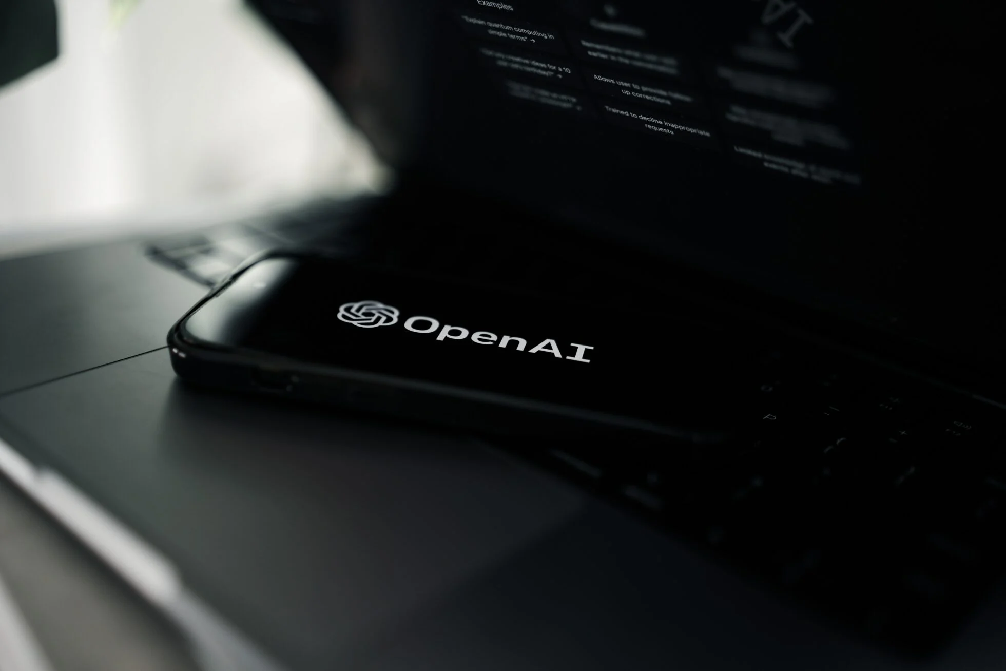 El futuro de ChatGPT podría incluir anuncios, y OpenAI ya se está moviendo