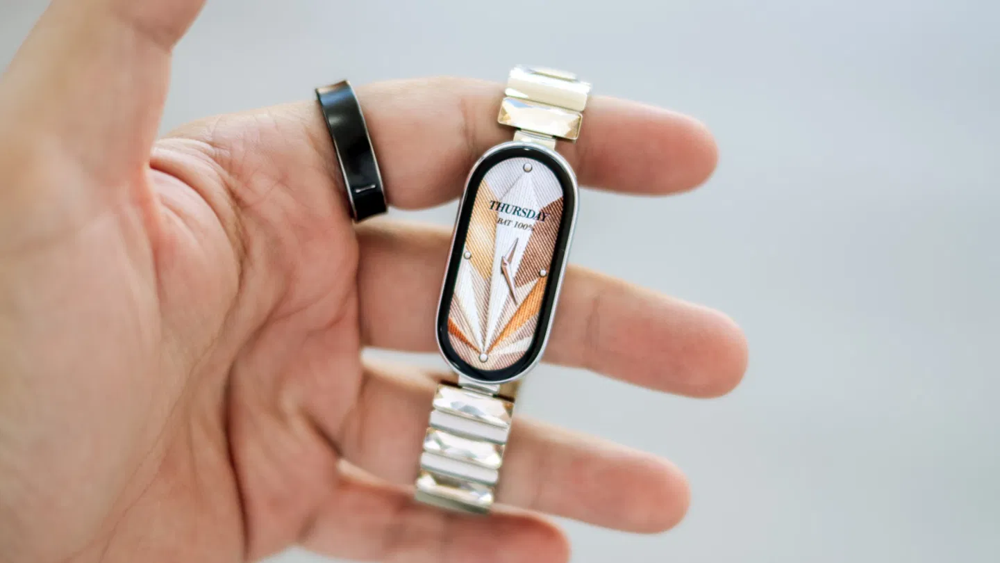 Xiaomi Smart Band 10 “Glimmer Edition” da el salto global: la pulsera que se viste de gala