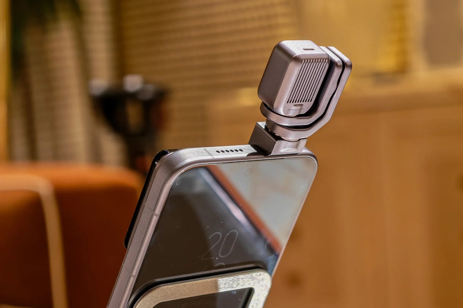 Honor sorprende en el CES 2026 con un móvil futurista: cámara gimbal retráctil integrada